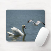Vogel spielt mit Schwan Mousepad (Mit Mouse)