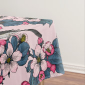 Vögel und Blüten auf rosa Tischdecke (Beispiel)