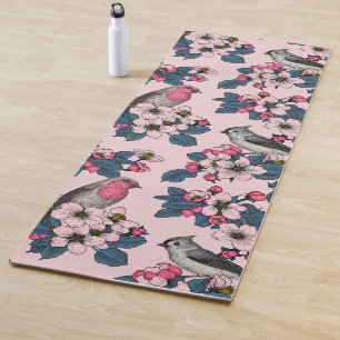 Vögel und Blüten auf rosa Yogamatte