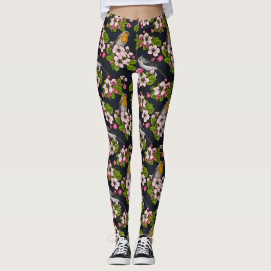 Vögel und Blüten auf schwarz Leggings (Vorderseite)