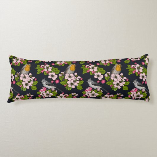 Vögel und Blüten auf schwarz Seitenschläferkissen (Vorderseite)