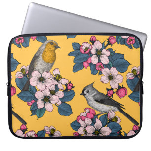 Vögel und Blüten in Gelb Laptopschutzhülle