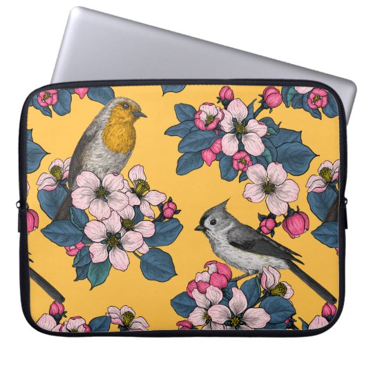 Vögel und Blüten in Gelb Laptopschutzhülle (Vorderseite)