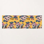 Vögel und Blüten in Gelb Yogamatte (Vorderseite (Horizontal))