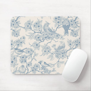 Vögel und Kirschblüten in Blau und Cremeweiß Mousepad