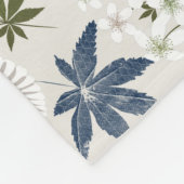 Vögel und weiße Blume. Fleecedecke (Ecke)