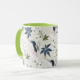 Vögel und weiße Blume. Tasse