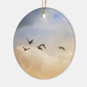 Vogelgrippe im Flug Keramik Ornament (Links)