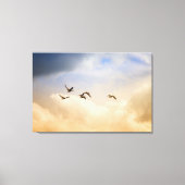 Vogelgrippe im Flug Leinwanddruck (Vorderseite)