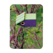 Vogelhaus auf einem Redbud Baum Magnet (Vertikal)