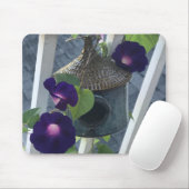 Vogelhaus mit Prunkwinden Nahaufnahme Mousepad (Mit Mouse)