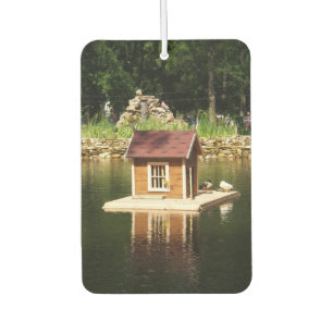 Vogelhaus mit Teich und Bergrutschbahn Autolufterfrischer