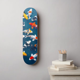 Vogelperspektive auf einen farbenfrohen Koi-Fischt Skateboard
