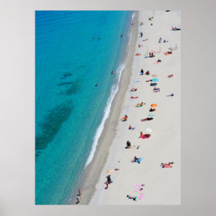 Vogelperspektive Foto der Menschen am Strand Poster
