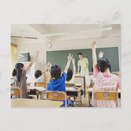 Volksschulestudenten an Schule 2 Postkarte (Vorderseite)
