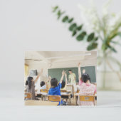 Volksschulestudenten an Schule 2 Postkarte (Stehend Vorderseite)