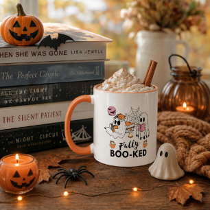 Voll ausgebuchte buchliebende Halloween-Geister Tasse