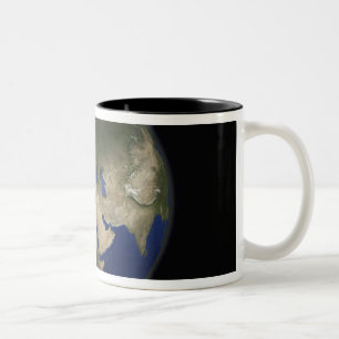 Volle Erdansicht von Afrika, von Europa und von Zweifarbige Tasse