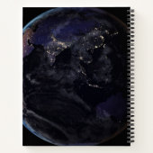 Voller Erde, die die Lichter Asiens in der Nacht z Notizblock (Rückseite)