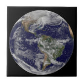 Voller Erde mit einem mächtigen Wintersturm. Fliese (Vorderseite)