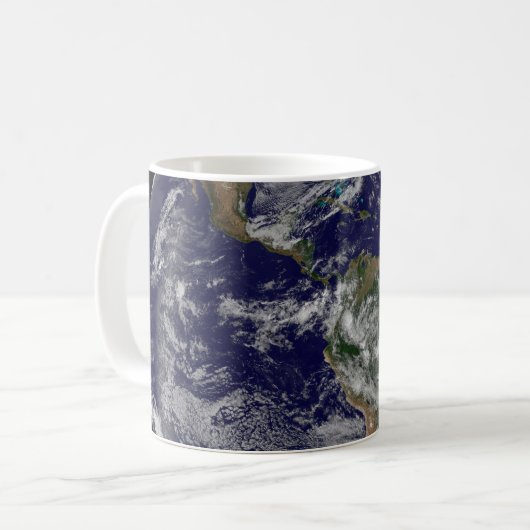 Voller Erde mit einem mächtigen Wintersturm. Kaffeetasse (Vorderseite Links)