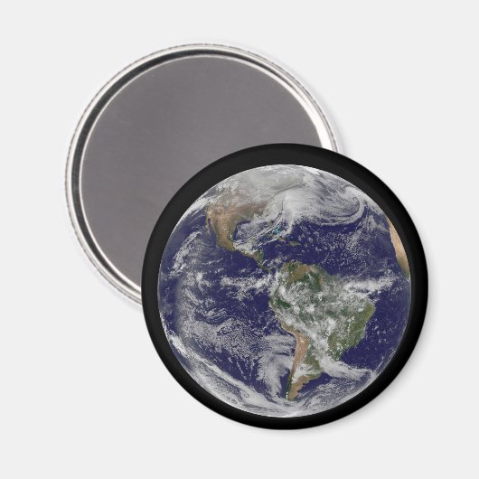 Voller Erde mit einem mächtigen Wintersturm. Magnet (Vorderseite/Rückseite)