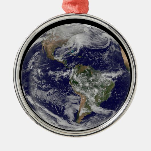 Voller Erde mit einem mächtigen Wintersturm. Ornament Aus Metall (Vorne)