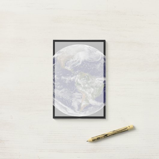 Voller Erde mit einem mächtigen Wintersturm. Post-it Klebezettel (Auf Schreibtisch)