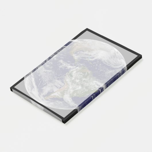 Voller Erde mit einem mächtigen Wintersturm. Post-it Klebezettel (angewinkelt)