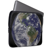 Voller Erde mit Hurrikan Irene an der Ostküste. Laptopschutzhülle (Vorne Rechts)