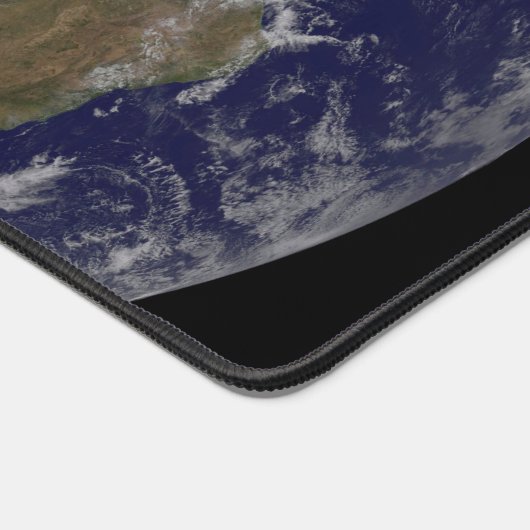 Voller Erde mit Hurrikan Irene an der Ostküste. Schreibtischunterlage (Ecke)