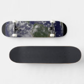 Voller Erde mit Hurrikan Irene an der Ostküste. Skateboard (Horizontal)