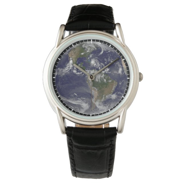 Voller Erde mit Hurrikan Irene über den Bahamas. Armbanduhr (Vorderseite)