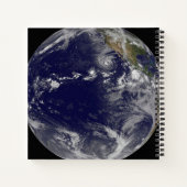 Voller Erde mit verschiedenen tropischen Stürmen. Notizblock (Rückseite)