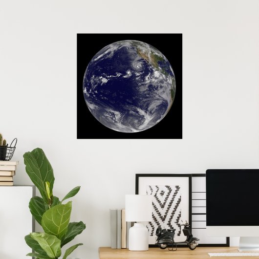 Voller Erde mit verschiedenen tropischen Stürmen. Poster (Heimbüro)