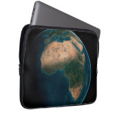 Vollerde aus dem Weltraum über dem afrikanischen K Laptopschutzhülle (Vorne Rechts)