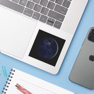 Vollerde bei Nacht mit Stadtlampen in Amerika Aufkleber