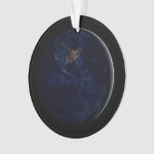 Vollerde bei Nacht mit Stadtlampen in Amerika Ornament (Vorderseite)