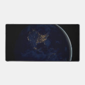 Vollerde bei Nacht mit Stadtlampen in Amerika Schreibtischunterlage (Vorderseite)