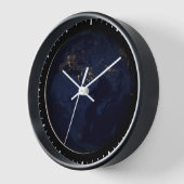 Volles Erdreich mit Stadtlampen Uhr (Winkel)