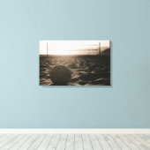 Volleyball im Sand Leinwanddruck (Insitu (Holzboden))