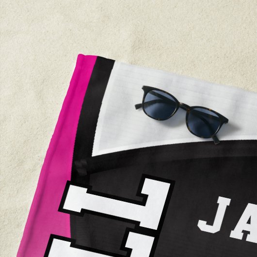 Volleyball in Rosa, Schwarz und Weiß Strandtuch (Beispiel)