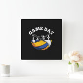 Volleyball-Spieler | Game Day Volleyball Quadratische Wanduhr (Zuhause)