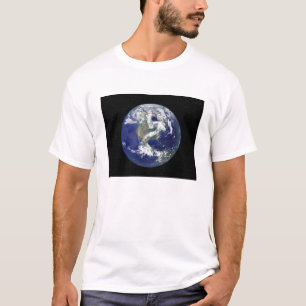 Völlig beleuchtete Erde zentriert auf Nordamerika T-Shirt