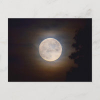 Vollmond auf einem Misty-Abend -