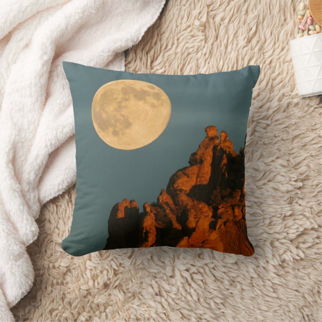 Vollmond | Basalt Cliffs Smith Rock Staat Park Kissen (Decke)