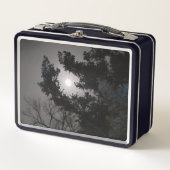 Vollmond gerahmt in Chamaecyparis Metall Brotdose (Vorderseite)