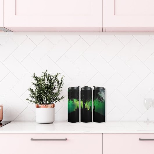 Vollmond-Howling-Wolf-Silhouette unter Baum Thermosbecher