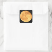 Vollmond mit Orangenglühen Quadratischer Aufkleber (Tasche)