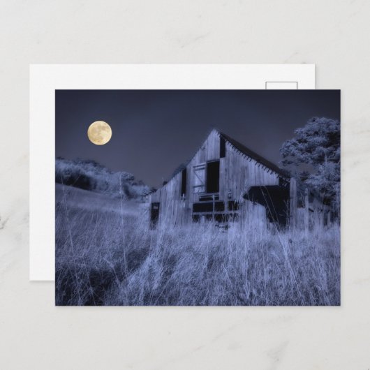 Vollmond-Overhead | Altgewitterter Stall Postkarte (Vorne/Hinten)